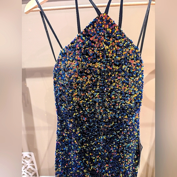 Sequined Halter High-slit Ptp 18 - Picture 7 of 7